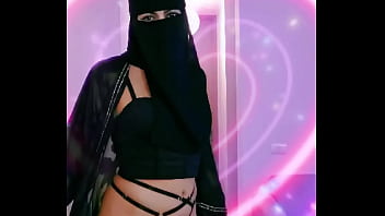 Gairah Tersembunyi Di Balik Cadar: Sensasi Erotis Wanita Muslim Yang Menggoda