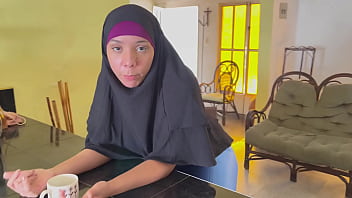 Memperdaya Ibu Tiri Arab Muslimku Dengan Jilbabnya