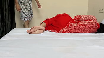 Sasur Ji Ngerogoh Memek Tembem Bahunya Yang Gatal