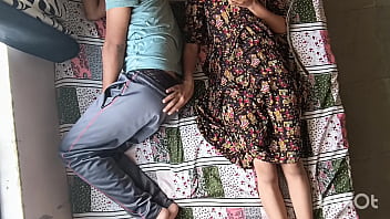 Kakak Ipar Seksi, Shivani, Menggoda Adik Ipar Yang Tertidur Lalu Menungganginya Dengan Gaya Amazon Yang Liar.