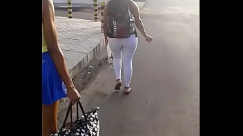 Lidi Menggoda Dengan Gerakan Seksi Yang Membuat Bergairah