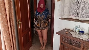 Gadis Berhijab Menggoda Dan Menggairahkan Untuk Pria Buaya Putih