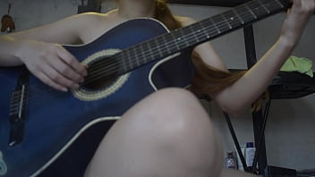 Gadis Musik Bayar Dengan Seks Demi Masuk Band, Dia Sangat Suka Kontol Karena Menelannya Semua Dan Masih Minta Tambah