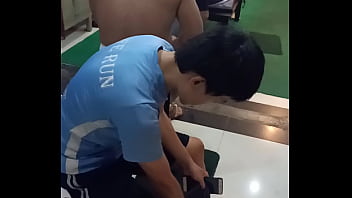 Pria Tiongkok Telanjang Di Klub Olahraga Phnom Penh