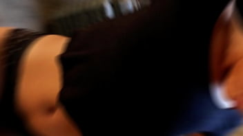 Cewek Cabul Di Gym Ngeslut Minta Kontol
