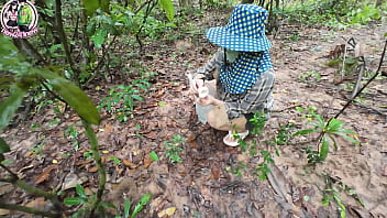 Wanita Thailand Mandi Hutan, Lalu Memamerkan Kemaluannya Di Pinggir Jalan Dengan Kualitas 4k