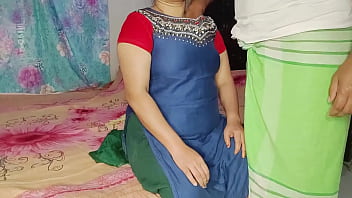 Pembantu India Seksi Yang Menggairahkan