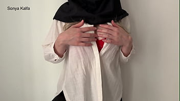 Sekretaris Berhijab Yang Seksi Dihardiki Demi Gaji Yang Lebih Tinggi