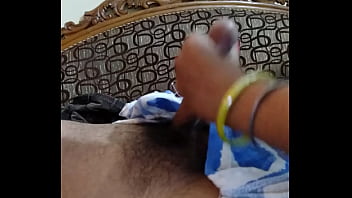 Tetesan Panas Pria India Yang Liar Dan Menggoda