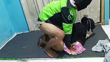 Pesan Gojek Bohongan, Ajak Driver Ngentot Di Rumah