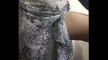 Istri Jalang India Main-main Dengan Tubuhnya Yang Menggoda