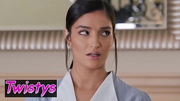 Saat Cewek-cewek Main – (india Summer, Emily Willis) – Tunduk Dan Menggairahkan – Twistys