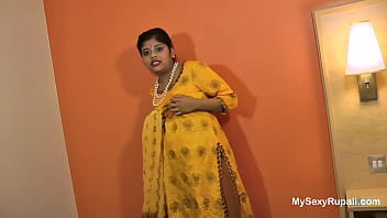 Gadis India Rupali Yang Menggoda