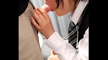 Tuan Tanah Beijing: Budak Cina Menghisap Kontol Bule