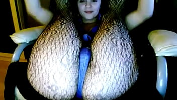 Gadis Seksi Masturbasi Di Depan Kamera Live
