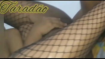 Safada Gemendo Enquanto Leva Porra Na Bunda