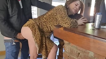 Kakak Ipar Menggenjotku Habis-habisan Di Bar Miliknya