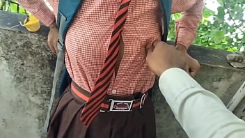 Gadis Desa Lokal India Yang Cantik Dan Seksi Beraksi Di Luar Ruangan, Video Mms Panas