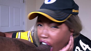 Rayuku Steelers-ku Lagi Panas Banget Musim Ini, Jadi Gue Bakal Kasih Blowjob Yang Bikin Lu Muncrat!