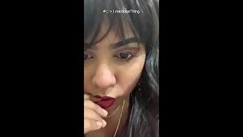 Gadis Latin Montok Beraksi Live Di Kamera