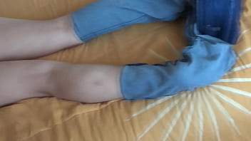 Sahabat Karib Istriku Tak Kuasa Menahan Nafsu, Merintih Memintaku Menggenjot Pantatnya Yang Menggoda