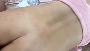 Ditinggal Sendiri Sama Orang Tua, Akhirnya Aku Digituin Sama Kakak Tiriku