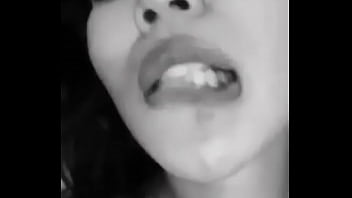 Gadis Indo Yang Menggoda Dan Tak Bisa Diam