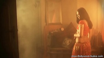 Gadis India Manis Yang Mekar Dan Menggoda