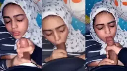 Mekar Jilbab Jelita Di Atas Batang Gagah Hingga Muncrat Deras