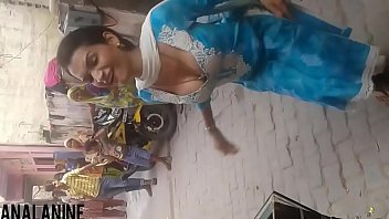 Gadis India Seksi Dengan Payudara Montok Memamerkan Ketangguhannya Yang Bikin Nafsu Membara