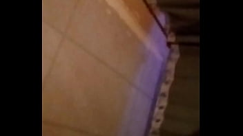 Enggan Direkam, Tapi Tubuhnya Memohon Untuk Diabadikan