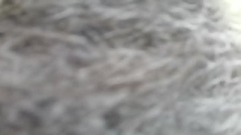 Ibumu Ingin Kencing Di Taman Umum, Dia Pun Membungkuk Dan Memperlihatkan Memeknya Yang Terbungkus Stoking Jala