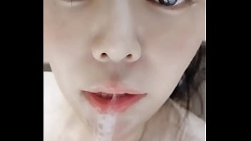 Gadis Budak Seksi Dalam Seragam, Dipaksa Deep Throat Hingga Tenggorokannya Menggembung Dan Terdengar Suara Muntah, Dengan Bola Mulut Dan Lidah Yang Menjilat Telur Serta Anus, Hingga Akhirnya Wajahnya Dipenuhi Air Mani Dan Ditelan.