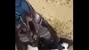 Basahi Jilbab Dengan Pancaran Air Seniku Yang Panas