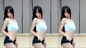 Cô Gái Trung Quốc Uốn éo Thân Hình Nóng Bỏng Trong điệu Nhảy Phờ Lo Ri đa Gợi Cảm