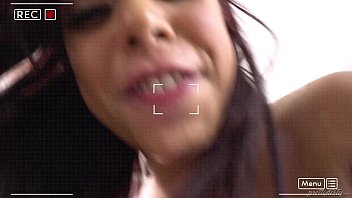 Putri Tiriku Bikin Video Panas Bareng Bokapnya – Gina Valentina Dan Tommy Gunn