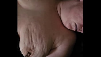Mengecrot Wajah Ibu Tiriku
