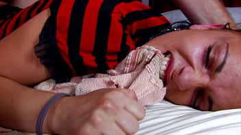 Produser Porno Palsu Kembali Beraksi, Meniduri Ibu Tunggal Tak Berdaya Dalam Kualitas 4k