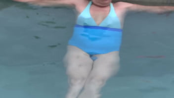 Video Awal – Istri Seksi, Ibu Latina Pamer Di Pantai Bikin Banyak Kontol Tegang, Dia Pun Tergoda Dan Langsung Ke Apartemen Untuk Masturbasi Di Depan Pemilik Hotel, Minta Ditusuk Habis-habisan Dari Belakang, Suami Cuckold Cuma Bisa Nonton