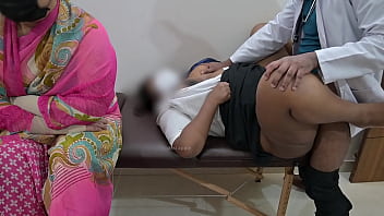 Murid Sekolah India Digilir Habis-habisan Oleh Dokter Di Depan Ibunya