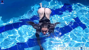 Jessica Bunny Menggila Di Ranjang Bawah Air