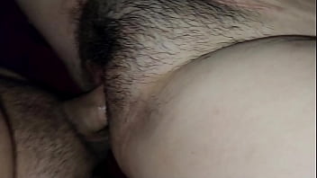Adik Tiriku Yang Seksi Mengajariku Sambil Nonton Tv Dengan Cara Yang Menggoda
