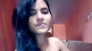 Gadis Kampus Seksi Sundar Menggoda Diri Sendiri