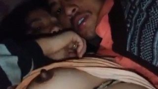 Video Panas Desi Lover Menggigit Puting Dan Bercinta Dengan Jio
