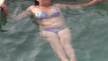 Video Perdana – Ibu Mertua Latin 58 Tahun Berbulu Menikmati Pantai, Membuka Diri, Masturbasi, Mengerang, Orgasme, Ingin Bercinta, Ejakulasi Deras Di Vagina Berbulunya