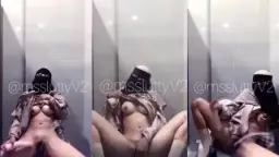 Gadis Berhijab Nakal Mengocok Memek Sampai Muncrat Deras