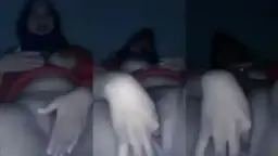 Gadis Berjilbab Tergoda, Menggoda Pacar Dengan Rayuan Mesra