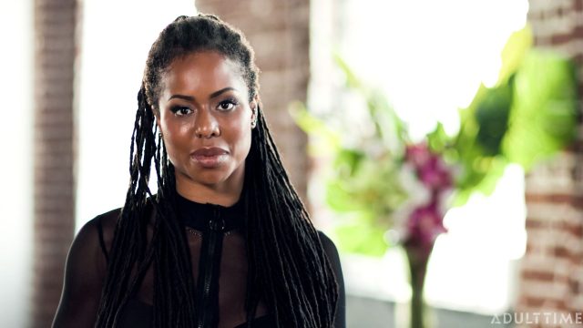 Kira Noir Dan Emily Willis Bergoyang Liar Dalam Permainan Tiga Seks Panas Bersama Seth