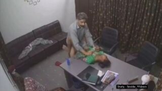 Rekaman Cctv Ungkap Aksi Mesra Bos Dan Karyawannya Di Kantor