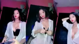 Kamar Hilly Jeje Terkunci, Pantatnya Terlepas